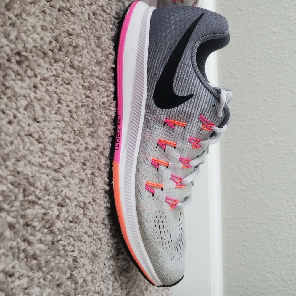 Nike Zoom Pegasus 33 Women's Shoe